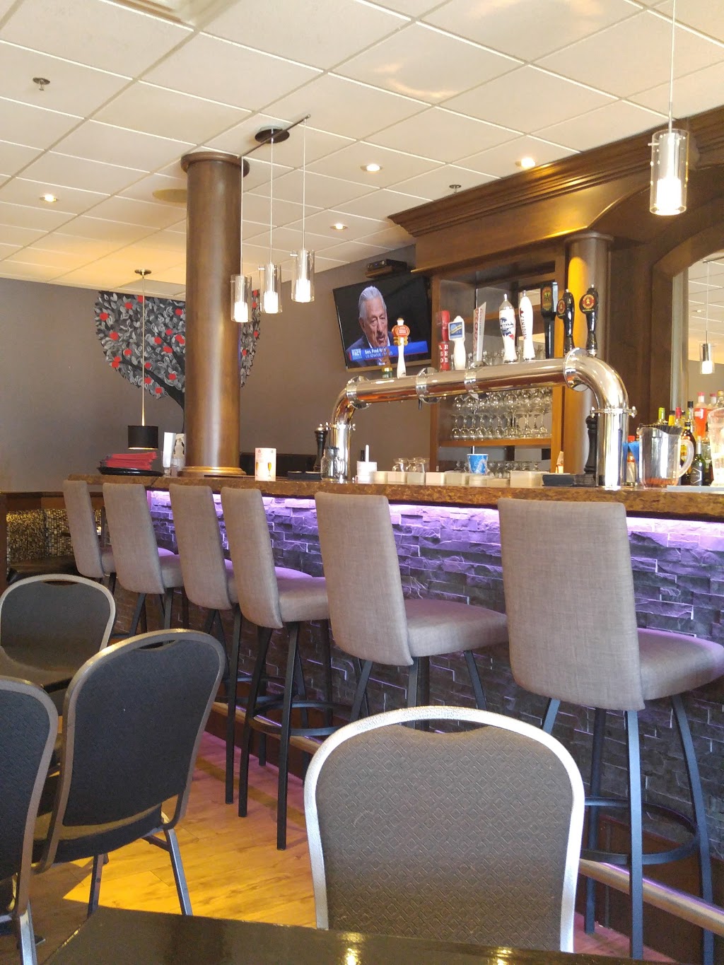 Applewoods Restaurant | 5494 Prospect Rd, New Minas, NS B4N 3K8, Canada | Phone: (902) 681-3692