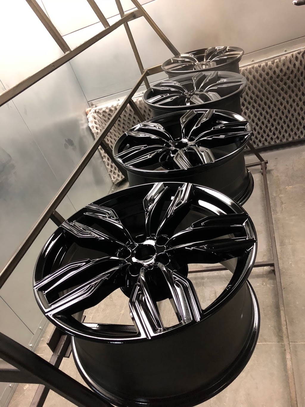 Alloy Wheel Repair Specialists | 2127 Jetstream Rd, London, ON N5V 4H7, Canada | Phone: (519) 854-1958