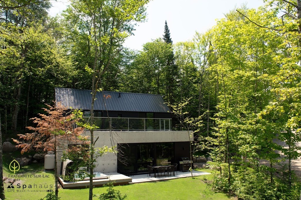 Chalet Spahaus 128 | 20 Chemin de la Pointe-aux-Pères, Lac-Supérieur, QC J0T 1P0, Canada | Phone: (888) 251-5138
