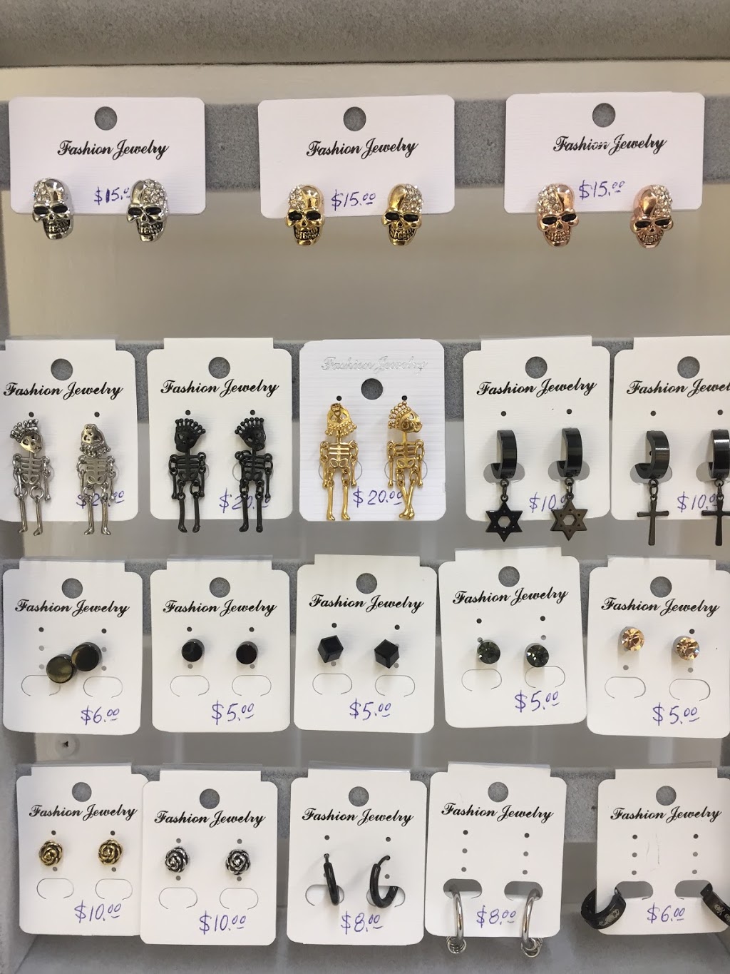 Pennys Accessories | Box 514, 260300 Writing Creek Cres J38, Rocky View No. 44, AB T4A 0X8, Canada | Phone: (403) 457-8808