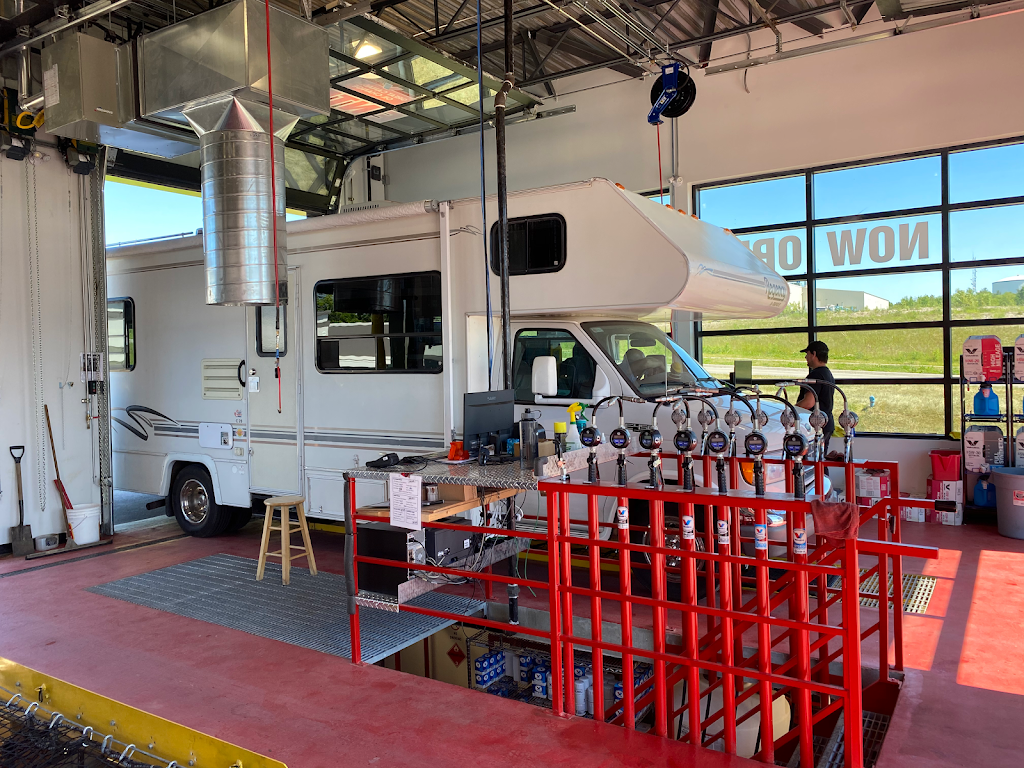 Great Canadian Oil Change + 24/7 Car Wash | 16 Diana Dr, Orillia, ON L3V 8K8, Canada | Phone: (705) 326-2988
