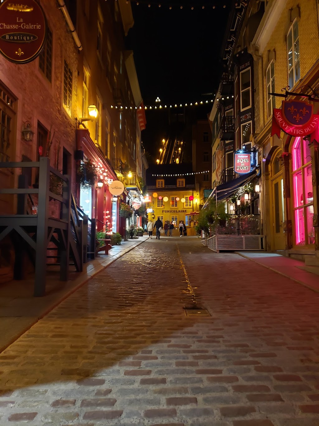 Sapristi Champlain | 24 Bd Champlain, Québec, QC G1K 4H5, Canada | Phone: (418) 694-0303