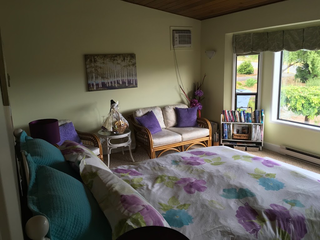 Valley View Bed & Breakfast | 2277 Quamichan Park Rd, Duncan, BC V9L 4T7, Canada | Phone: (250) 748-5484
