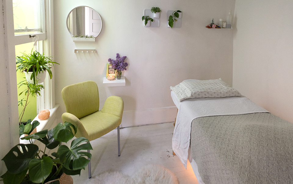 Carmelle LeMaistre Acupuncture | 1921 Fernwood Rd, Victoria, BC V8T 2Y6, Canada | Phone: (250) 661-1023