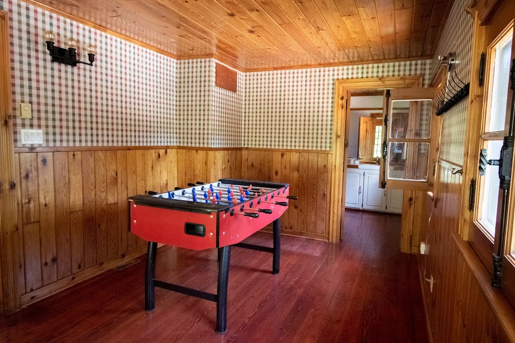 Chalet Chic Antique & Spa | 314 Chem. de Vendée, Amherst, QC J0T 2T0, Canada | Phone: (450) 660-4387