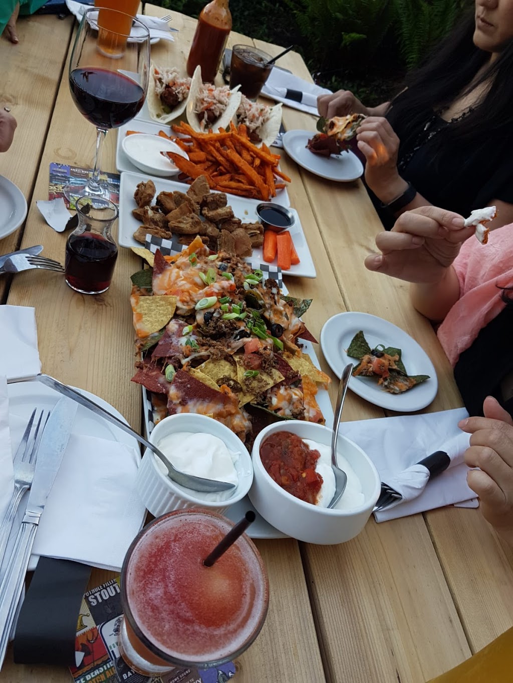 East Side Craft House | 1445 E 41st Ave, Vancouver, BC V5P 1J8, Canada | Phone: (604) 324-1400