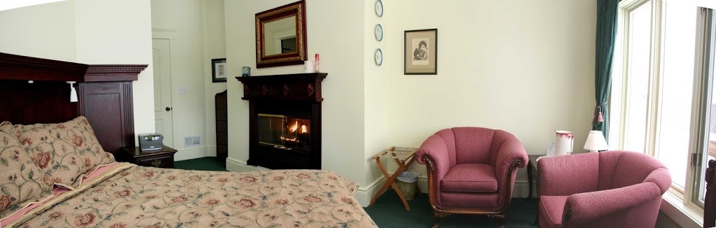 Avalon Clearview Studio B&B | 1651 Simcoe County Rd 124, Duntroon, ON L0M 1H0, Canada | Phone: (705) 444-8541