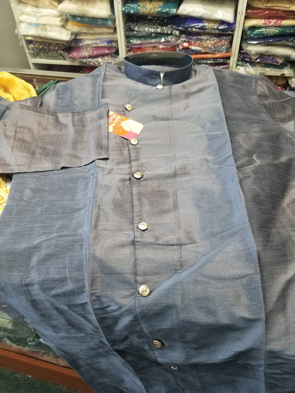 Esha Fashion Inc | 2575 Steeles Ave E, Brampton, ON L6T 5T1, Canada | Phone: (905) 792-7508