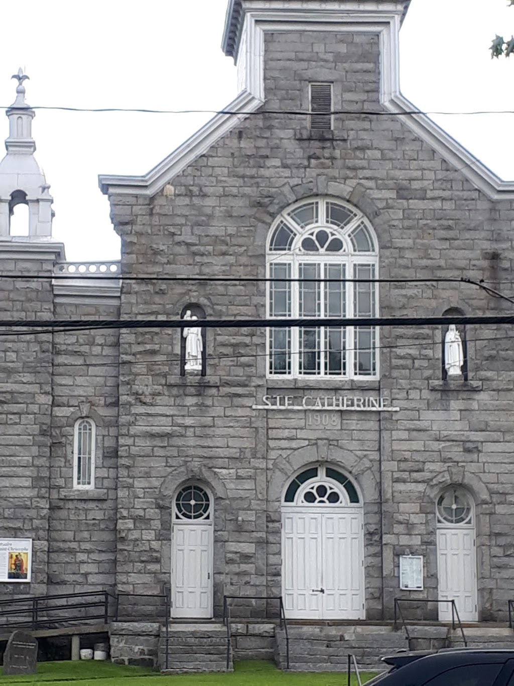 Auberge Sainte Catherine de Hatley | 2 Rue la Grande, Sainte-Catherine-de-Hatley, QC J0B 1W0, Canada | Phone: (819) 868-1212