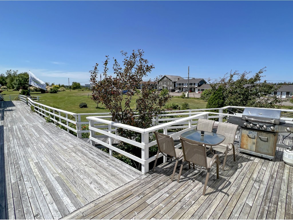 Baywatch Lighthouse and Cottages | 3805 Portage Rd, Brackley Beach, PE C1E 2W3, Canada | Phone: (902) 672-3478