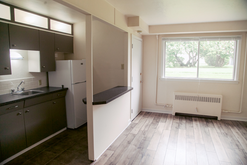 Strathearn Heights Apartments | 8768 96 Ave NW, Edmonton, AB T6C 2B2, Canada | Phone: (780) 469-3080