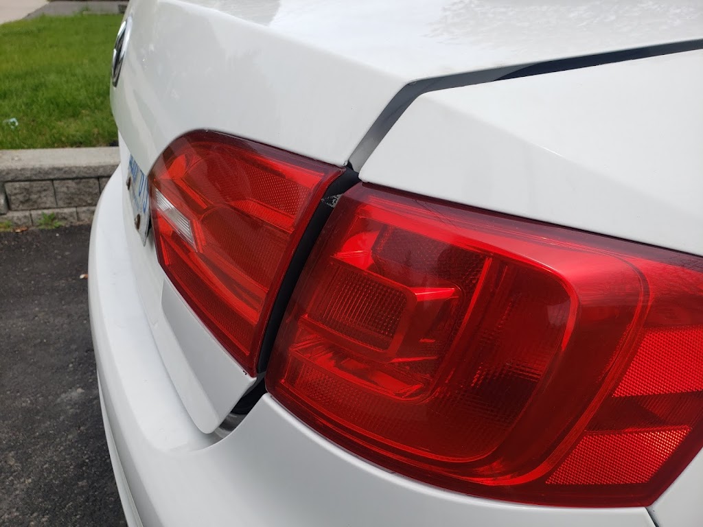 Jensen Auto Collision Inc | 105 Ash St, Whitby, ON L1N 2H8, Canada | Phone: (905) 668-3331