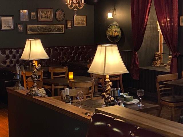 Bistro Le Slang | 28 La Grand-Rue, Sainte-Catherine-de-Hatley, QC J0B 1W0, Canada | Phone: (819) 868-9007