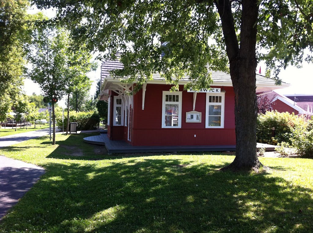 Maison de la Culture | 169 Rue St Louis, Warwick, QC J0A 1M0, Canada | Phone: (819) 358-4340