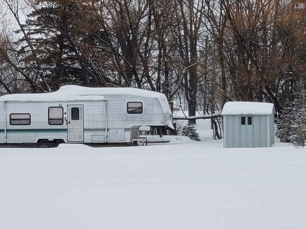 Veselka Summer Camp | 112147 PR 222, Gimli, MB R0C 1B0, Canada | Phone: (204) 642-5710