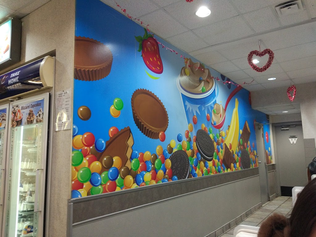 Dairy Queen | 1641 Lakeshore Rd W, Mississauga, ON L5J 1J4, Canada | Phone: (905) 822-8352