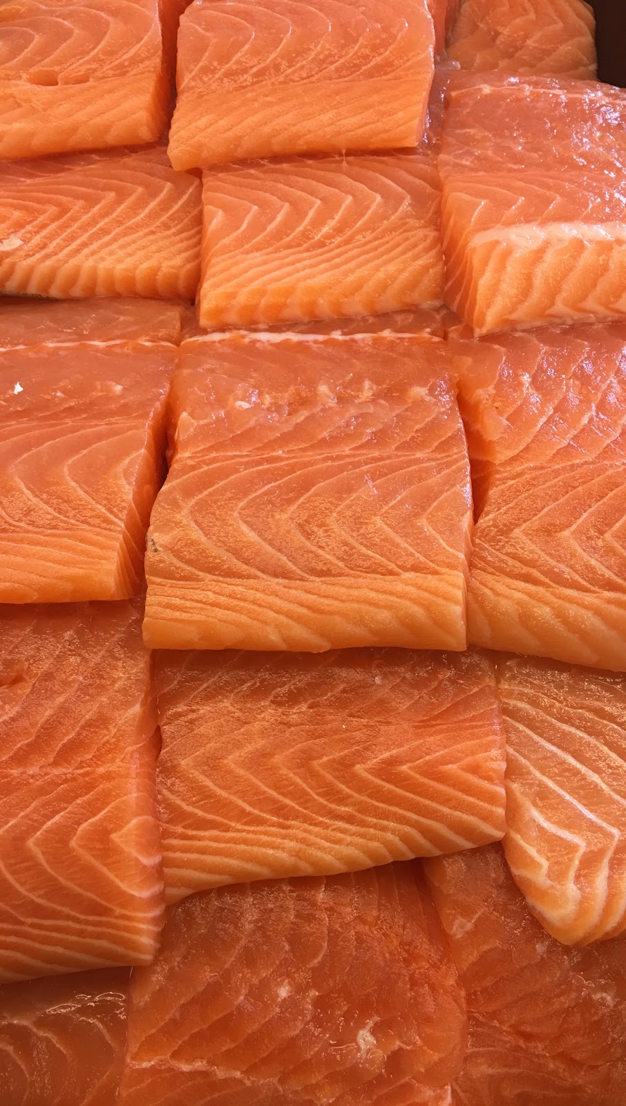 Gimli Fish Market | 596 Dufferin Ave., Winnipeg, MB R2W 2Y9, Canada | Phone: (204) 589-3474