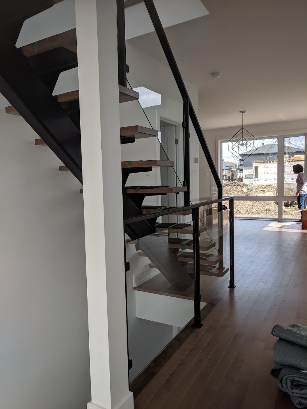 Escaliers Novo Step - Escalier dintérieur Rive-Sud, Montérégie | 6270 Boulevard Chevrier bureau 306, Brossard, QC J4Z 0M1, Canada | Phone: (450) 775-0751