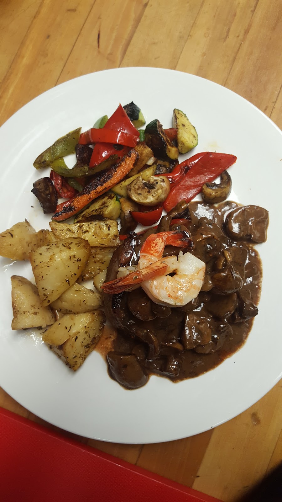 Steves Bistro | 3123 Portage Ave, Winnipeg, MB R3K 0W4, Canada | Phone: (204) 831-5531