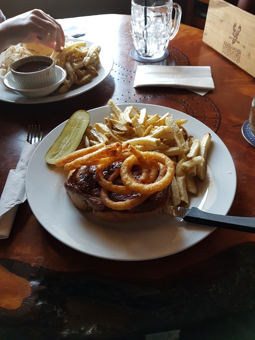 Buffys Pub | 6858 W Coast Rd, Sooke, BC V9Z 0V2, Canada | Phone: (250) 642-3333