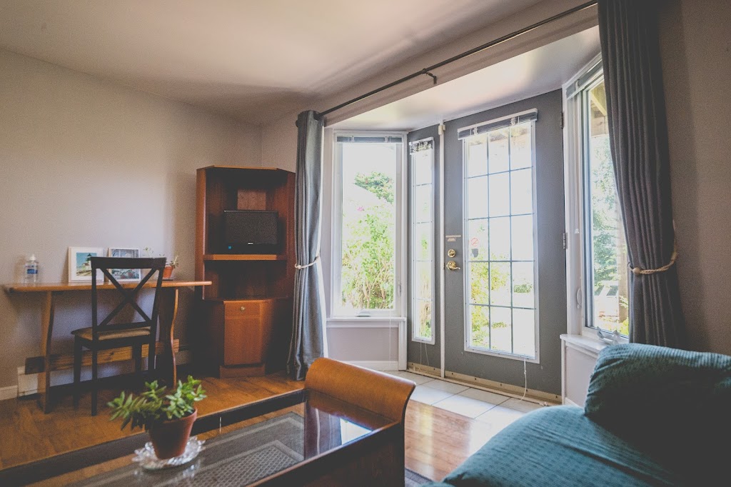 Lee’s Ocean Peek B & B | 242 Kinlock Rd, Stratford, PE C1B 2M6, Canada | Phone: (902) 218-5769