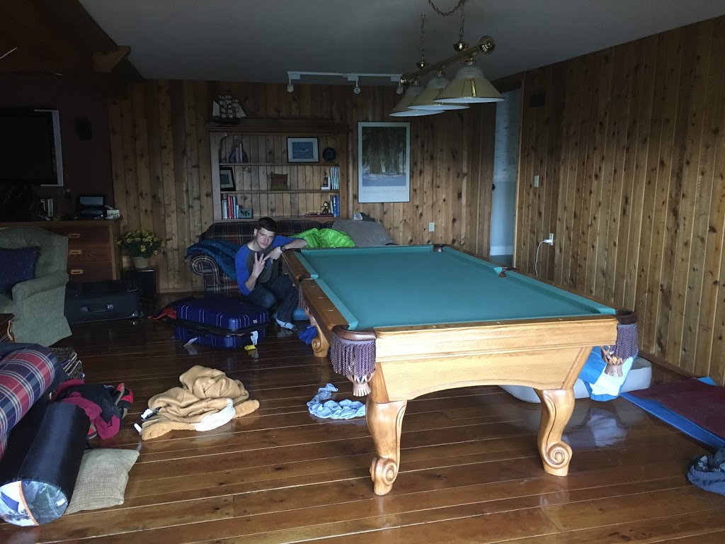 North Saanich Oceanside Lodge - EMR Vacation Rentals | 279 Coal Point Ln, North Saanich, BC V8L 5P1, Canada | Phone: (250) 483-6790