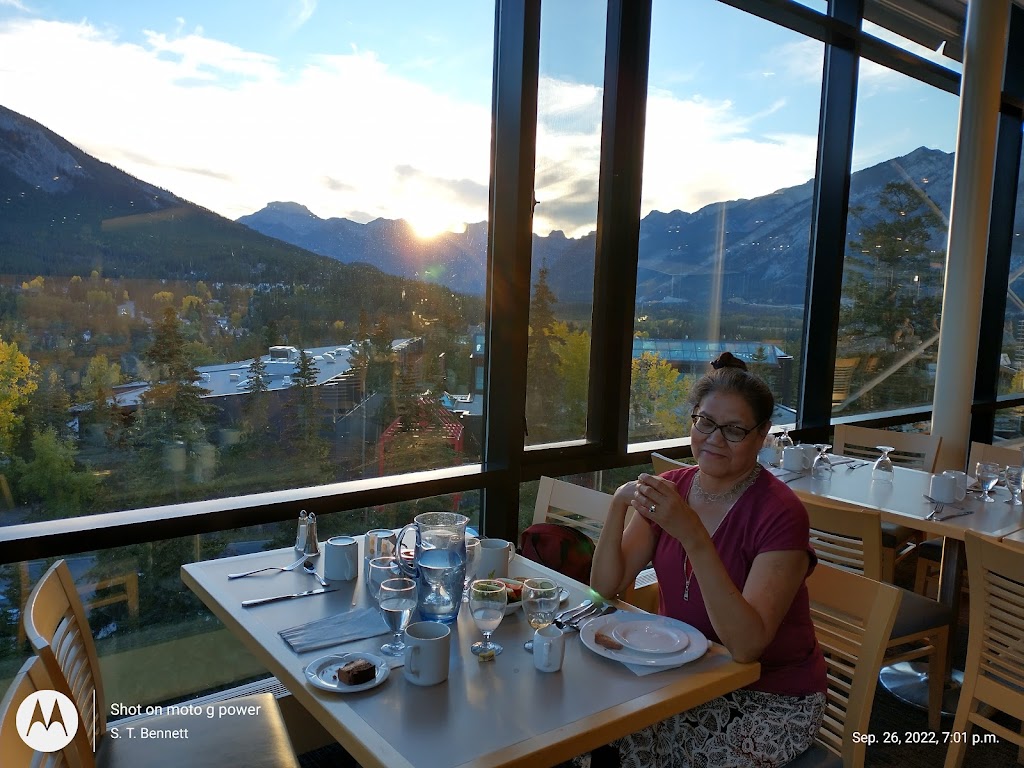 Vistas Dining Hall | 107 Tunnel Mountain Dr, Banff, AB T1L 1H5, Canada | Phone: (403) 762-6300