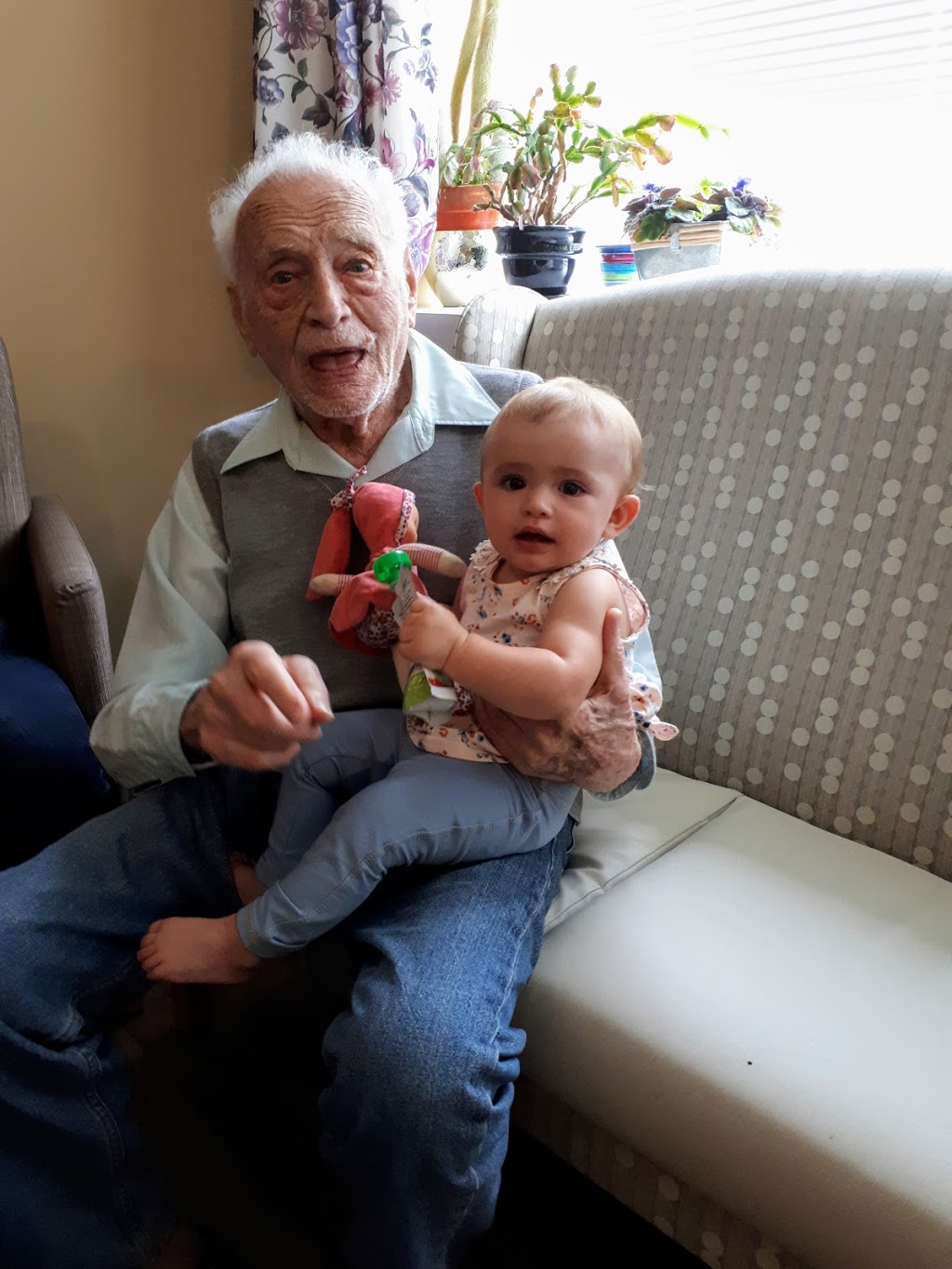 German Speaking Seniors Residence Moll Berczy House | 1020 McNicoll Ave, Scarborough, ON M1W 2J6, Canada | Phone: (416) 497-3639