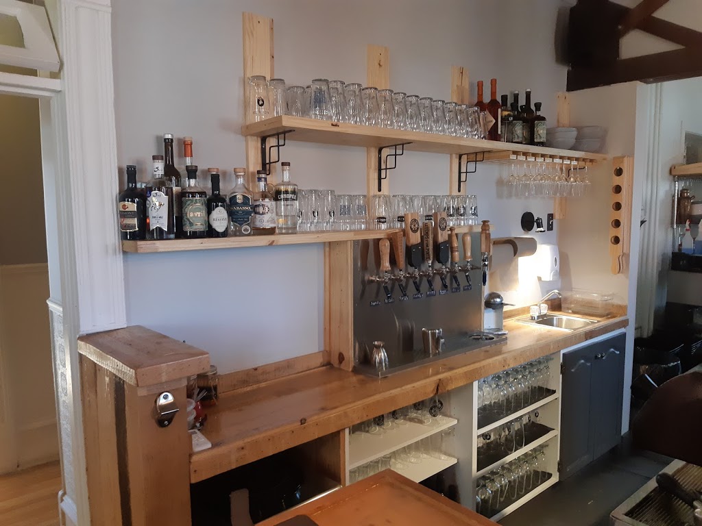 Café La Bezotte | 601 Rue Sainte Anne, Yamachiche, QC G0X 3L0, Canada | Phone: (819) 721-0118