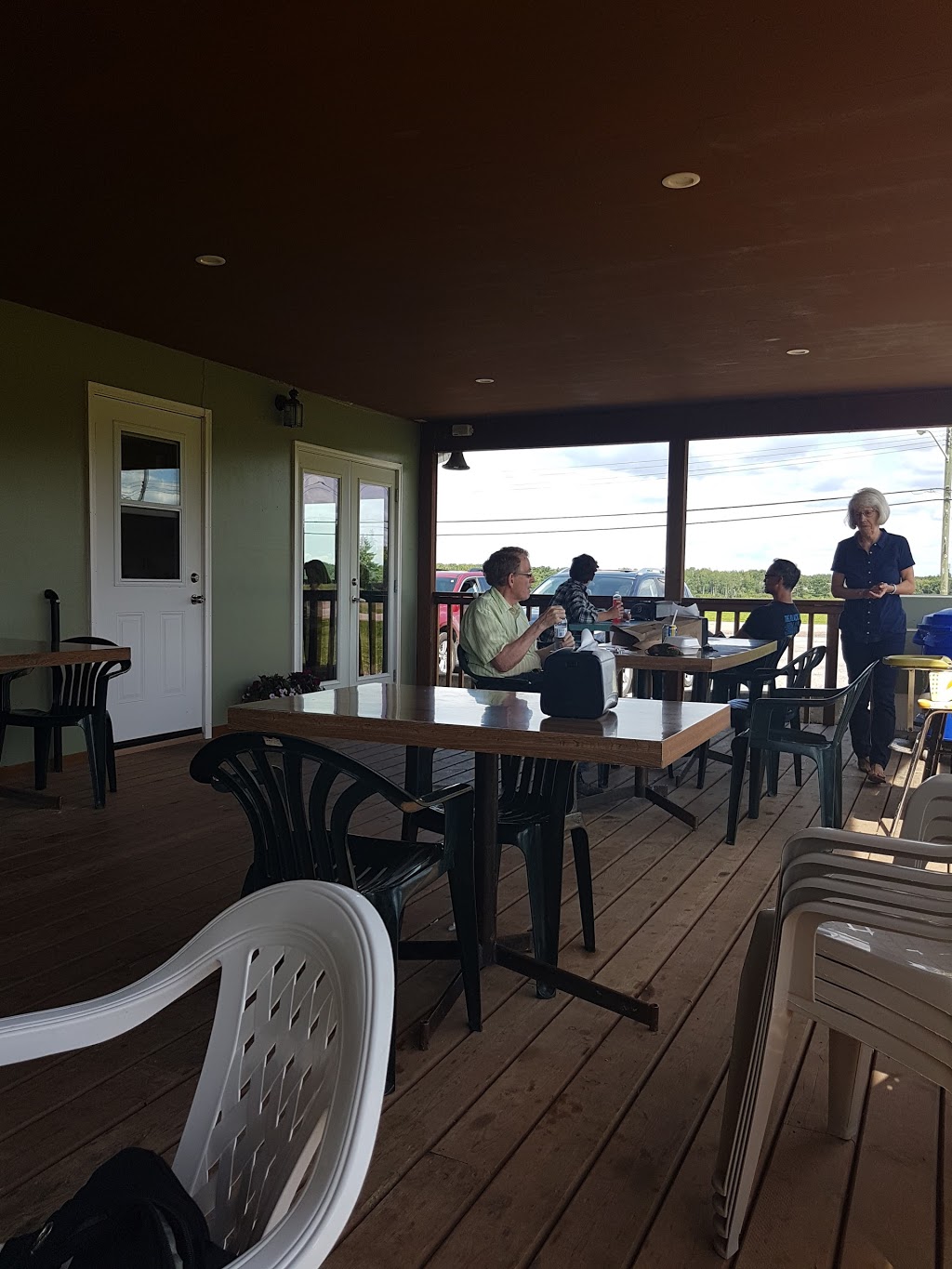 Tasty Treats | 82 Highway, 11 Public Rd N W, Pine Falls, MB R0E 1M0, Canada | Phone: (204) 367-2055