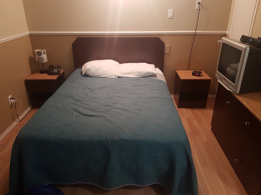 Le Petit Motel Napoléon | 926 Boulevard Maloney E, Gatineau, QC J8P 1H9, Canada | Phone: (819) 643-1000