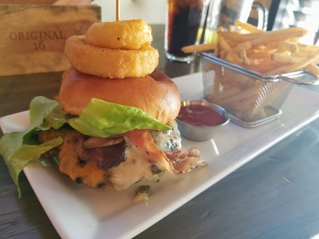 Tipsy Pig Pub Evanston | 2060 Symons Valley Pkwy NW, Calgary, AB T3P 0M9, Canada | Phone: (403) 453-3332
