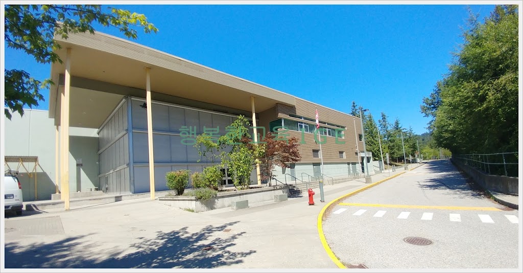 Burnaby Mountain Secondary School | 8800 Eastlake Dr, Burnaby, BC V3J 7X5, Canada | Phone: (604) 296-6870