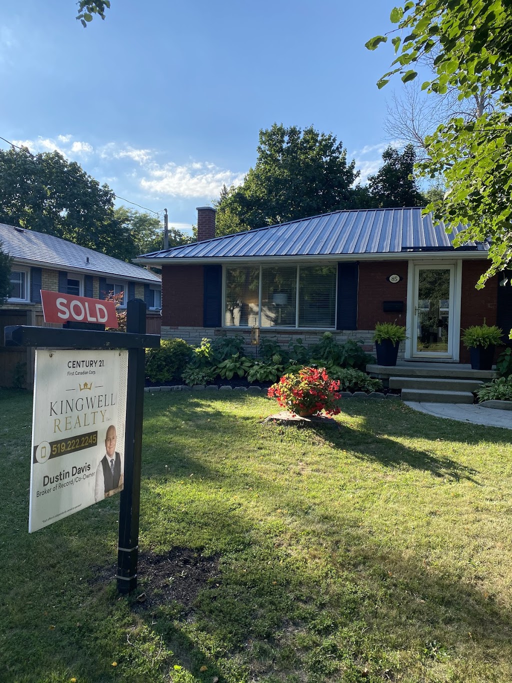 Dustin Davis Real Estate Broker/Mortgage Agent | 699 Speedvale Ave W, Guelph, ON N1K 1E6, Canada | Phone: (519) 222-2245