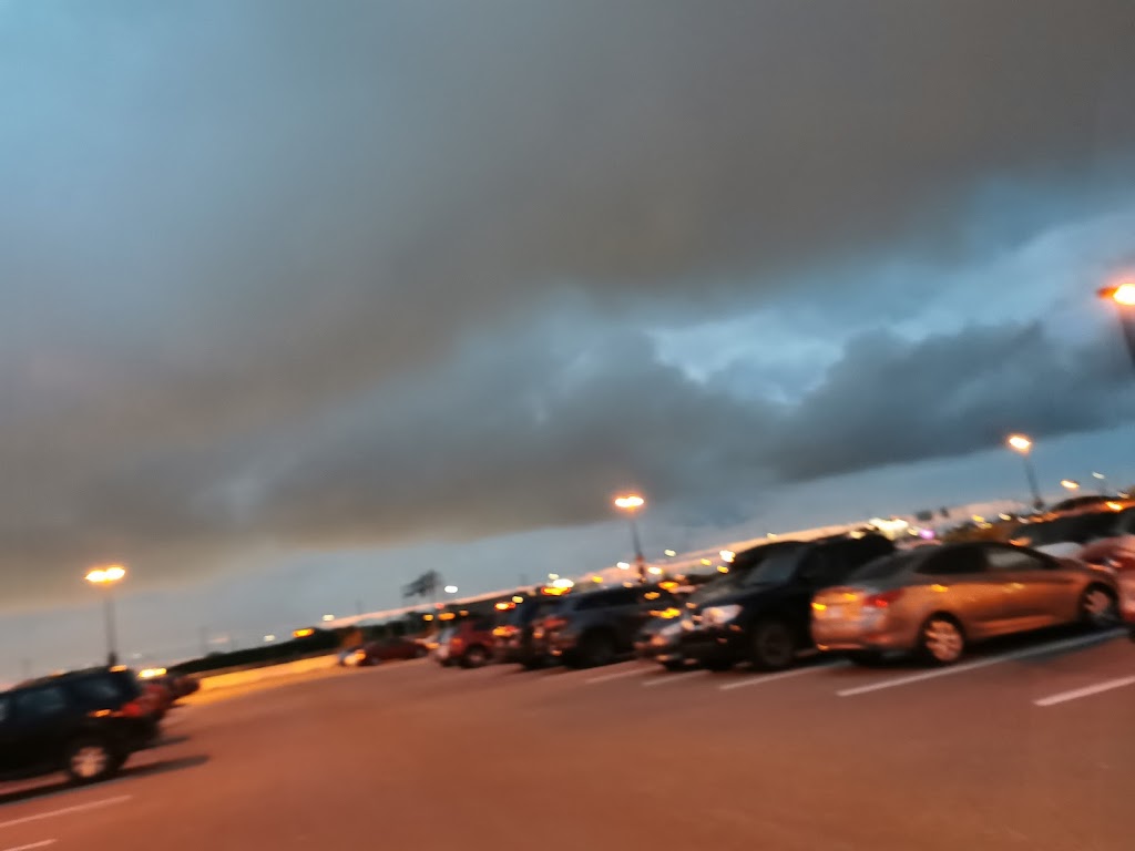 Stationnement EconoParc P5 | 10 Rue Térèse-Hallé, Dorval, QC H4Y 0A5, Canada | Phone: (866) 236-3999