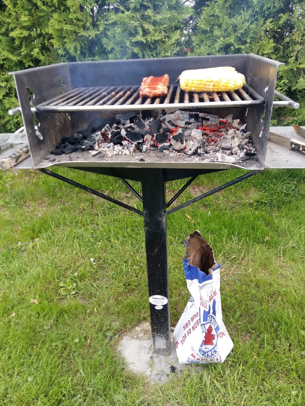Auberge Lac-Saint-Jean | 911 Rue Paradis, Roberval, QC G8H 2J9, Canada | Phone: (418) 637-6767