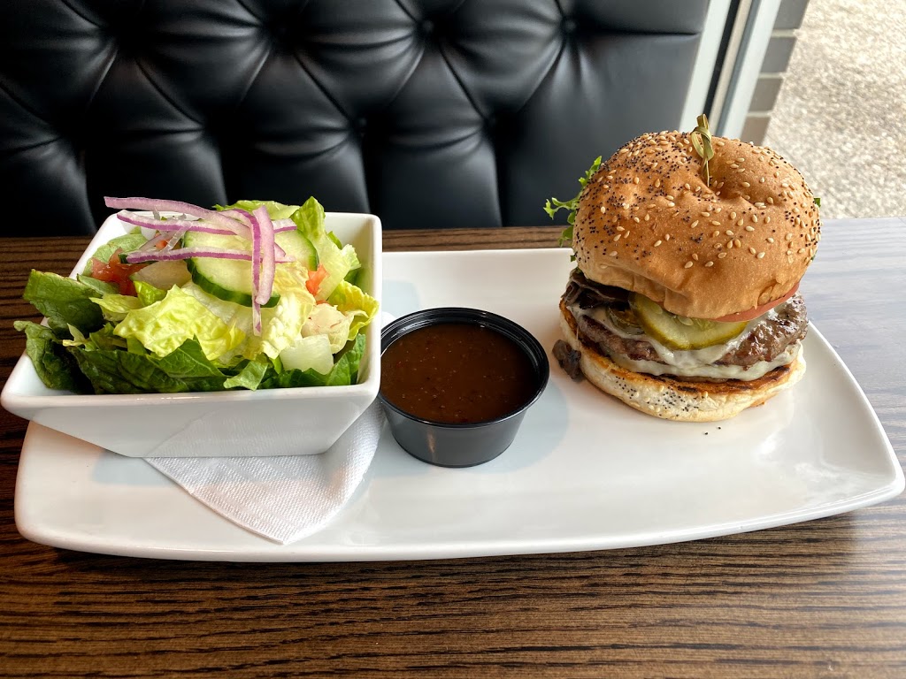 The Loose Goose RestoPub & Lounge | 480 Advance Blvd Unit 230, Tecumseh, ON N8N 5G8, Canada | Phone: (519) 252-4997