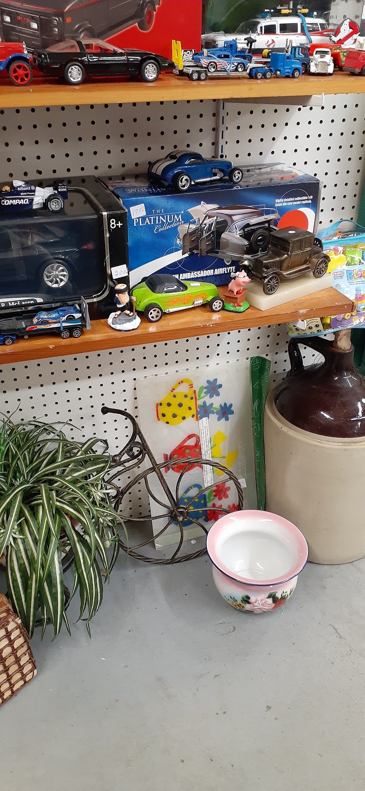 Marche Aux Puces De Mauricie | 1463 Av. Cloutier, Shawinigan, QC G9N 8G7, Canada | Phone: (819) 537-4898