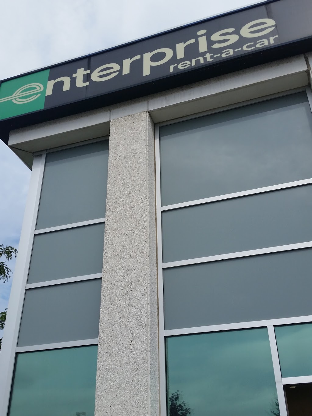 Enterprise Rent-A-Car | 875 Plymouth Dr, Mississauga, ON L5V 2W1, Canada | Phone: (905) 826-0302