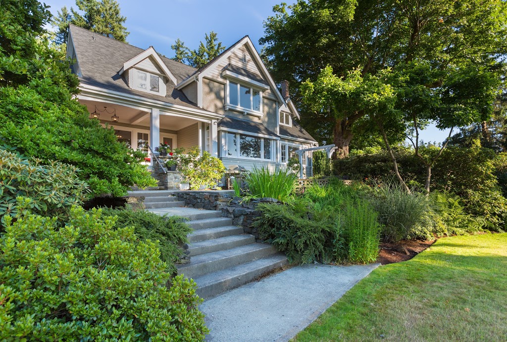 Maple Bay Manor | 1437 Maple Bay Rd, Duncan, BC V9L 5R5, Canada | Phone: (236) 594-6000