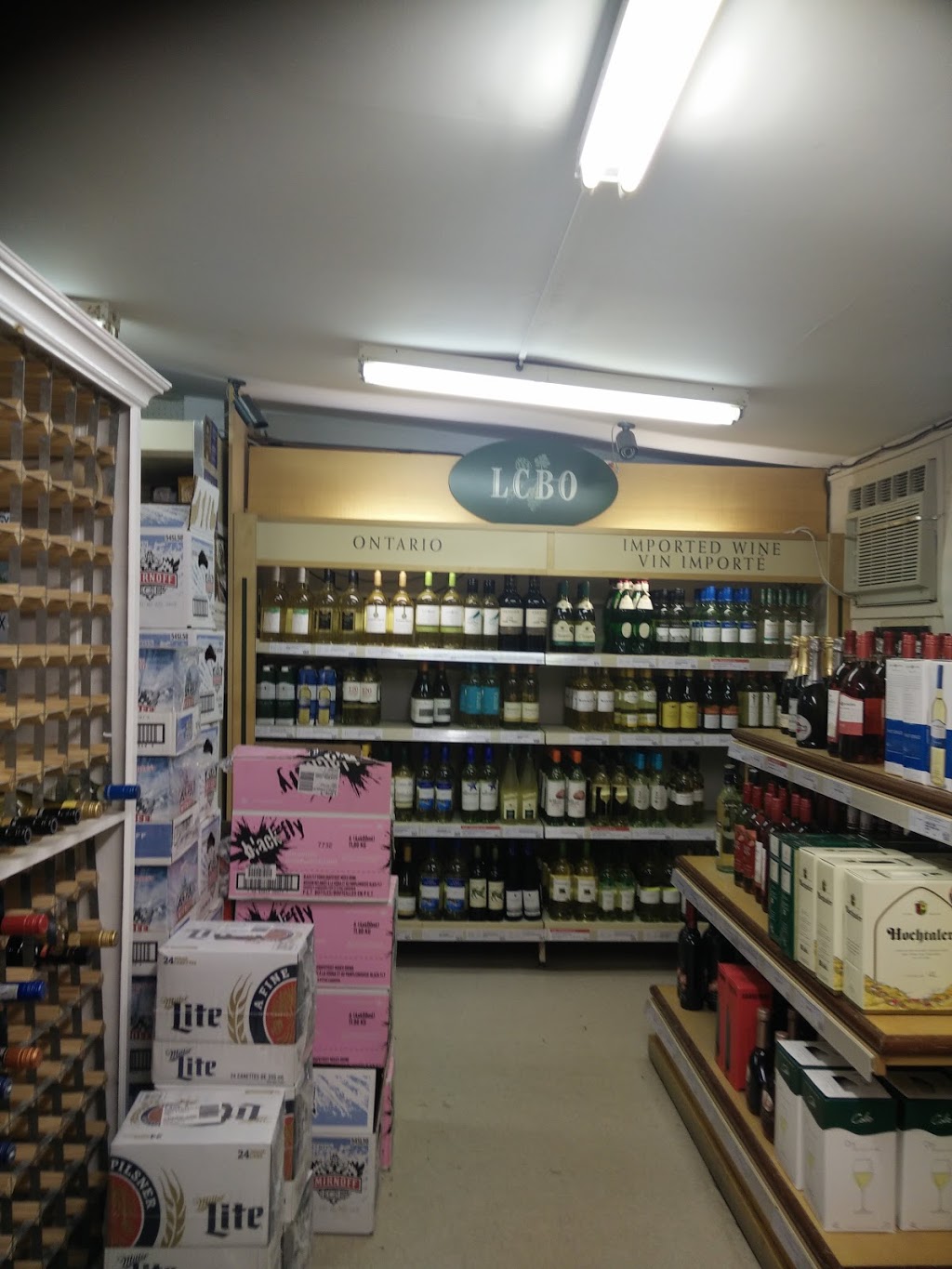 Hawkestone General Store | 353 11 Line S, Hawkestone, ON L0L 1T0, Canada | Phone: (705) 487-2933