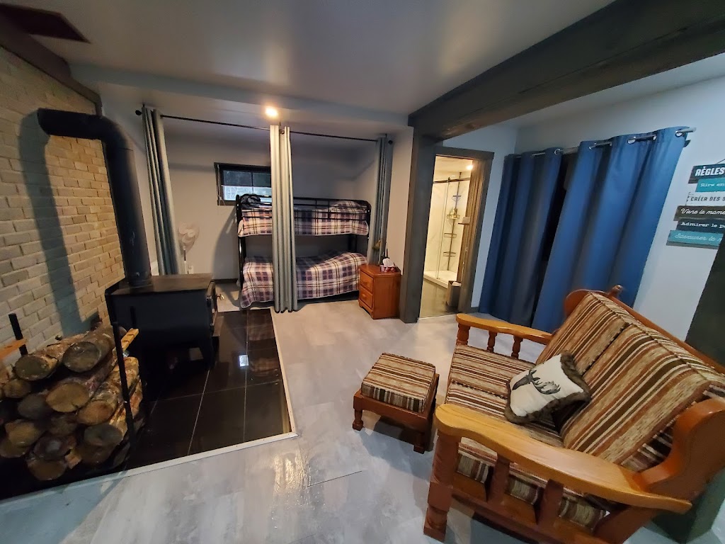 Chalet Wapiti | 1590 Rue Garon, Chertsey, QC J0K 3K0, Canada | Phone: (514) 606-2335