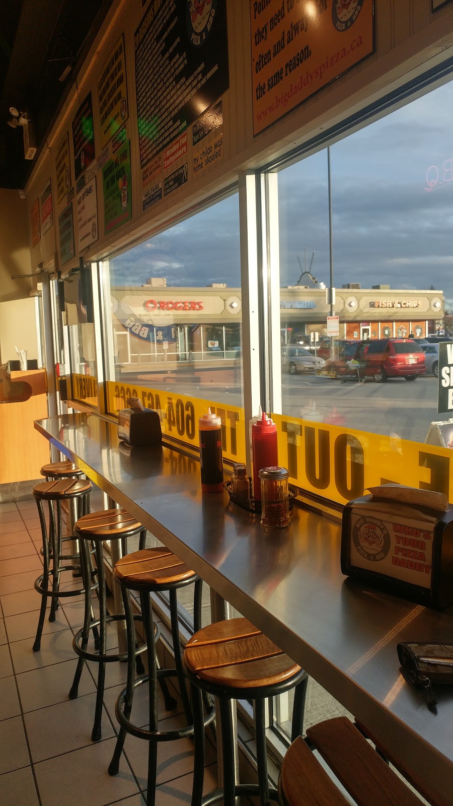 Big Daddys Pizza, BBQ & Poutine | 22709 Lougheed Hwy, Maple Ridge, BC V2X 2V5, Canada | Phone: (604) 467-6666