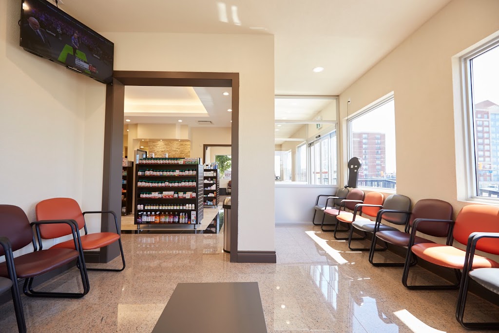 The Queen Pharmacy | 5025 Creditview Rd, Mississauga, ON L5V 3E5, Canada | Phone: (905) 826-5555