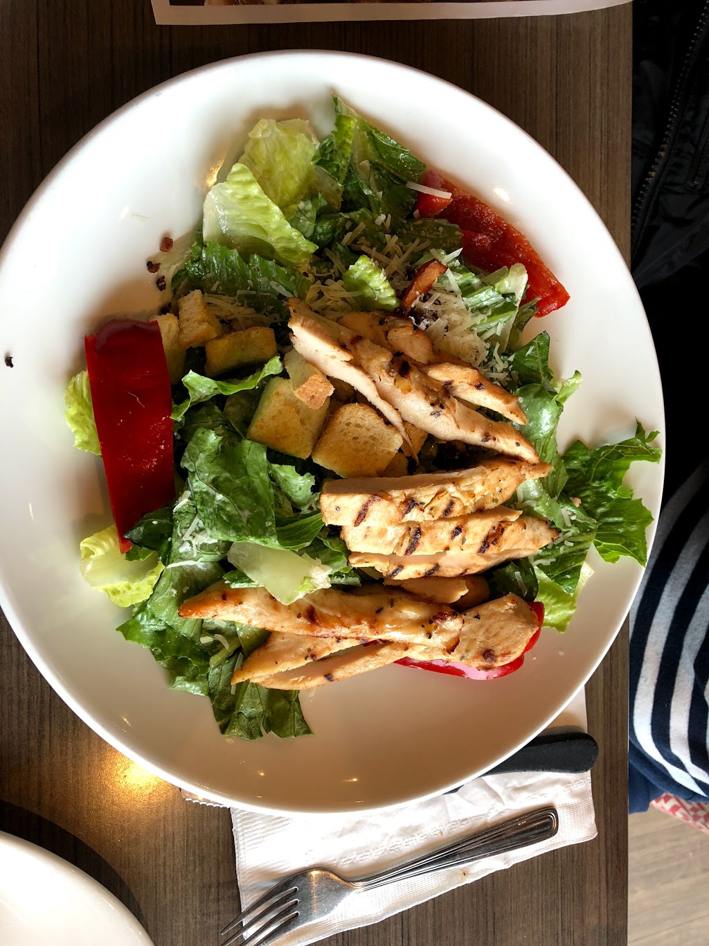 Barbies Resto Bar Grill | 1343 Boulevard Michèle-Bohec, Blainville, QC J7C 0M4, Canada | Phone: (450) 433-8838