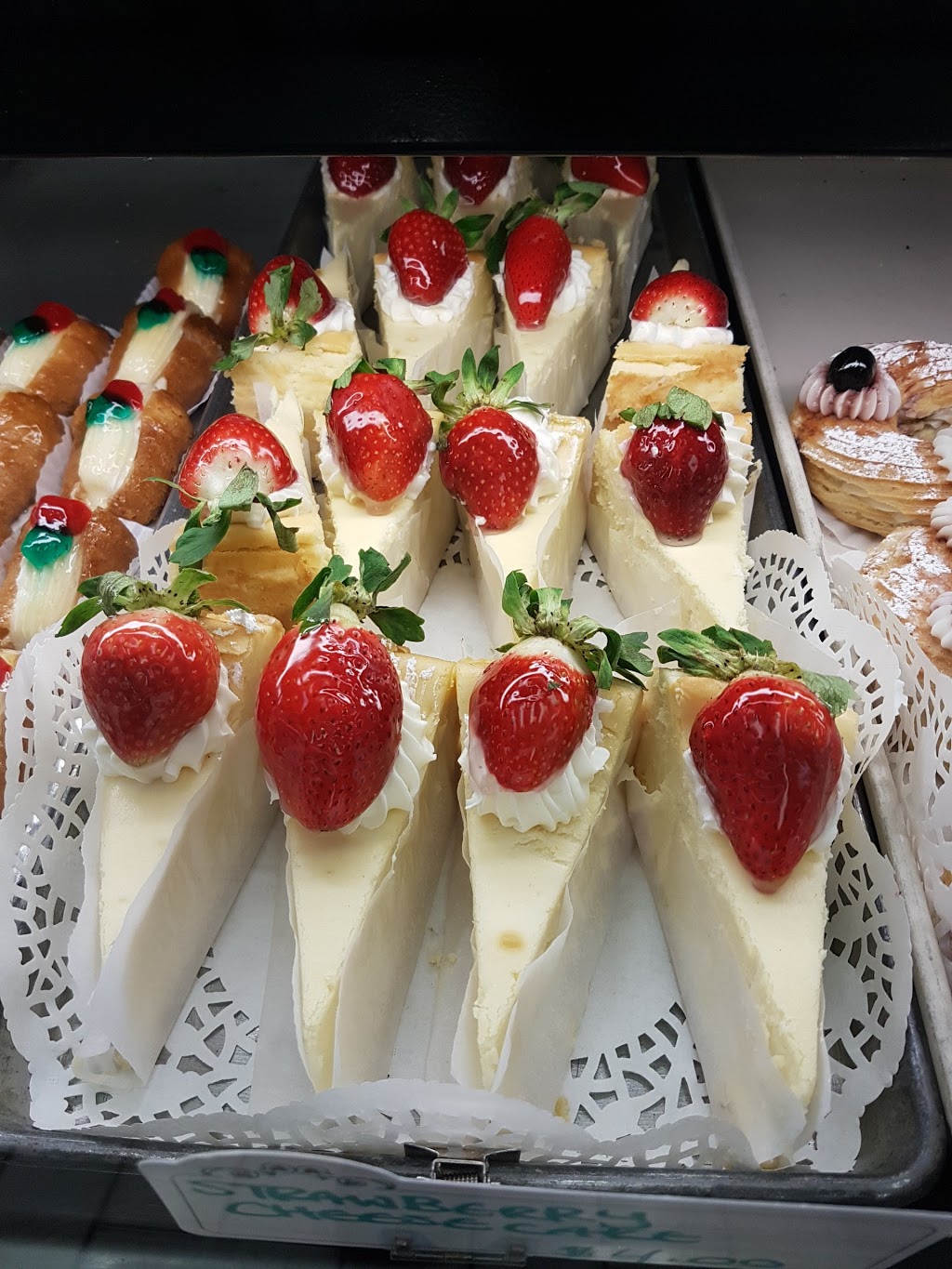 Agincourt Bakery Ltd. and Italian Kitchen | 3059 Pharmacy Ave, Scarborough, ON M1W 2H1, Canada | Phone: (416) 499-3467