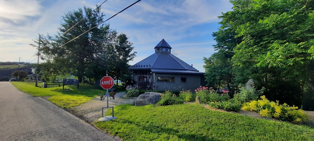 Saint-Venant-de-Paquette | 5 Chem. du Village, East Hereford, QC J0B 1S0, Canada | Phone: (819) 658-3660