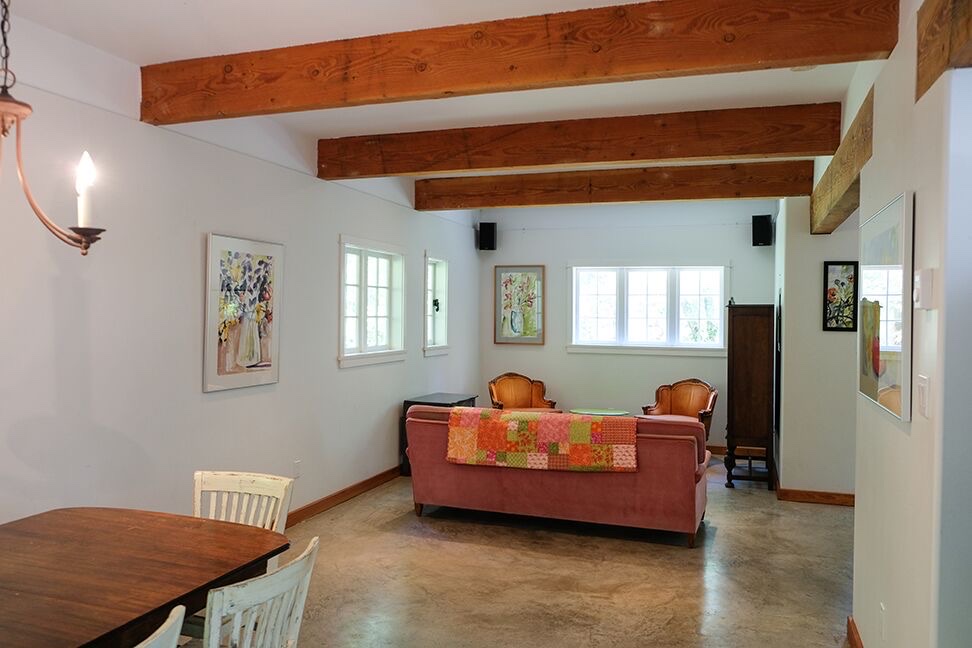 Perrywinkle Cottage | 692 Cedar Dr, Quathiaski Cove, BC V0P 1N0, Canada | Phone: (250) 285-3664