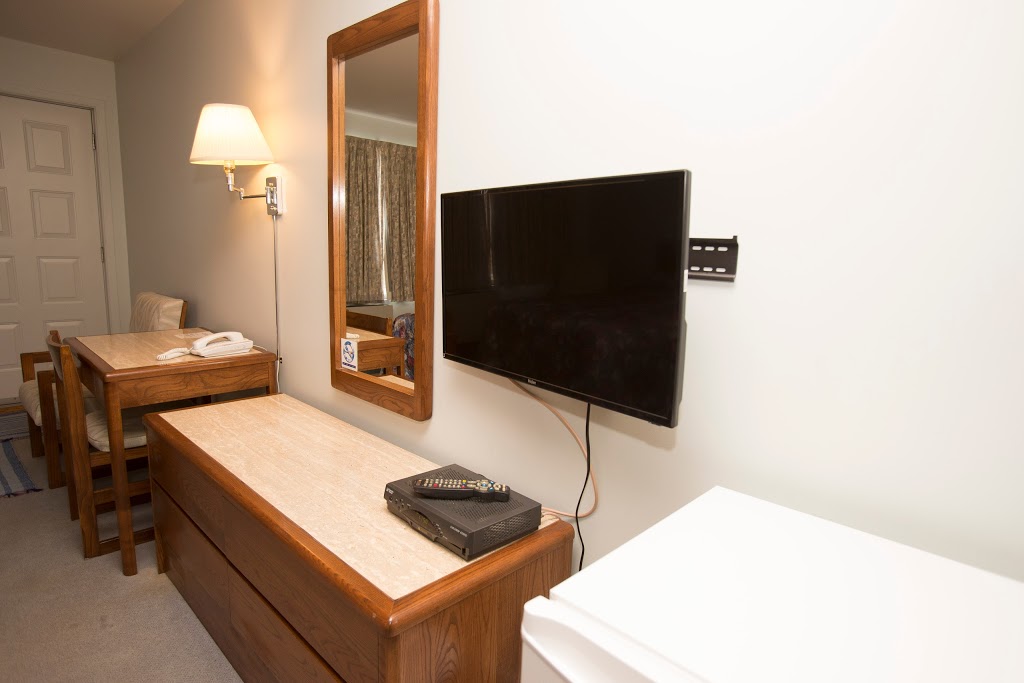 Motel Vaudreuil | 255 Rue Boisvert, Vaudreuil-Dorion, QC J7V 8G4, Canada | Phone: (450) 424-4414