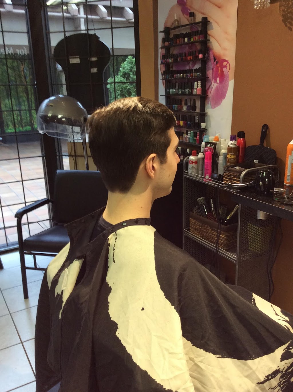 TA Hair Salon | 1601 Burnwood Dr #3, Burnaby, BC V5A 4H1, Canada | Phone: (604) 421-1292